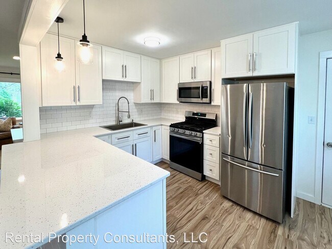 Building Photo - 3 br, 2 bath House - 3384 Dean Lake Ave NE
