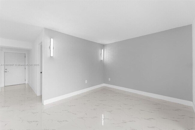 Foto del edificio - 8764 SW 12th St