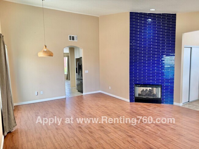 Foto del edificio - Spacious 4 Bedroom Home in Copper hills Ne...
