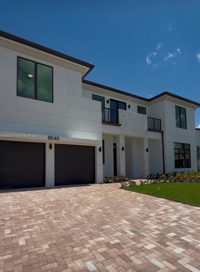 Building Photo - 8540 NW 160th Terrace