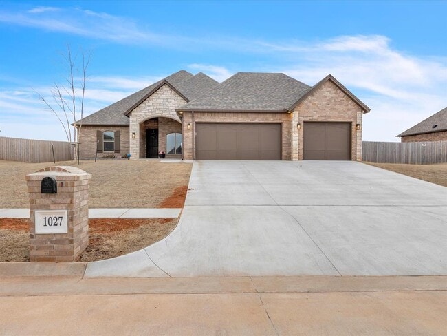 Building Photo - 1027 Kimberlin Ln