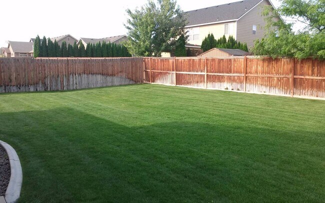 Foto del edificio - 2102 S Quillan St