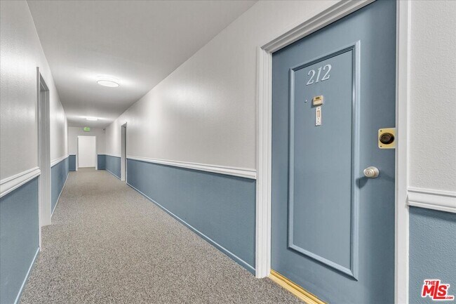 Foto del edificio - 4647 Willis Ave