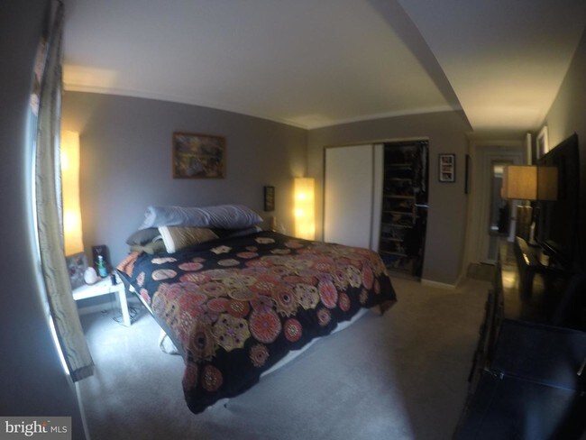 Foto del edificio - 803 N Howard St