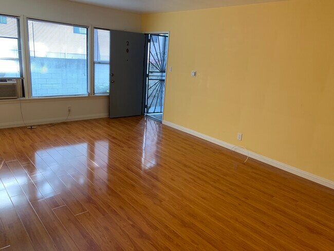 Foto del edificio - 3219 Bagley Ave