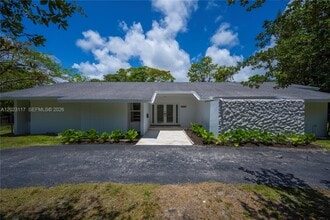 Building Photo - 13100 SW 81st Ave
