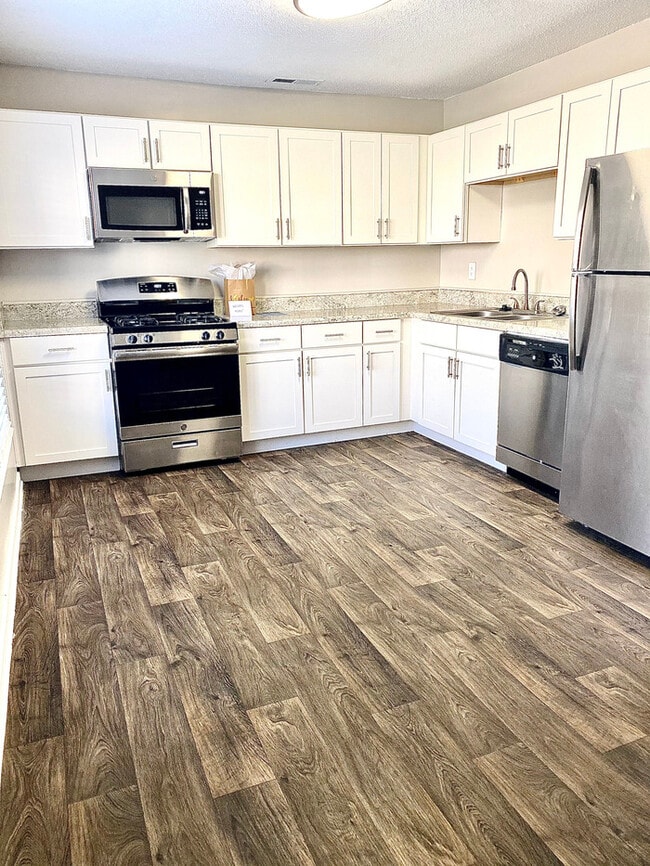 Building Photo - Beautifully Renovated Two Bedrooms