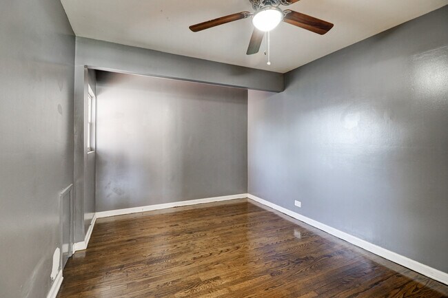 Foto del edificio - 25 N Mount Prospect Rd