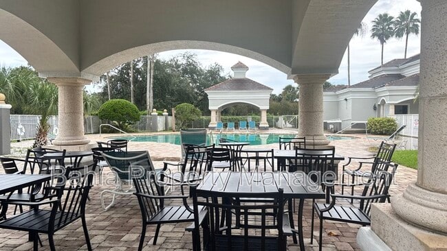 Building Photo - 13803 Fairway Island Dr
