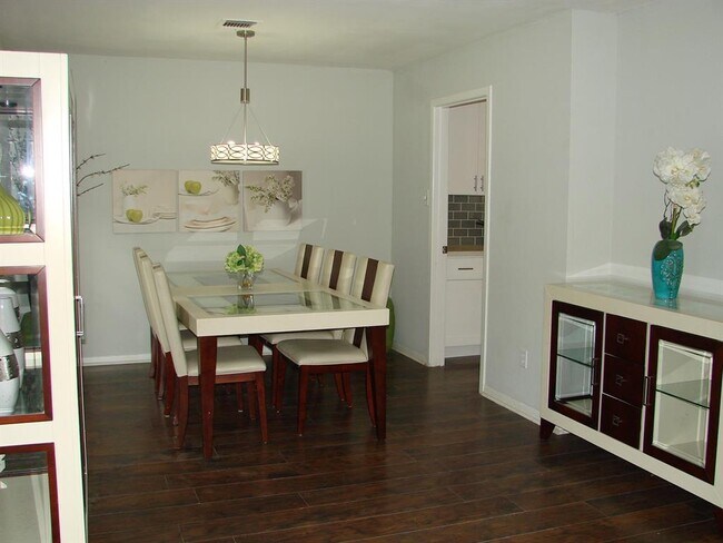 Foto del edificio - 13826 Overbrook Ln