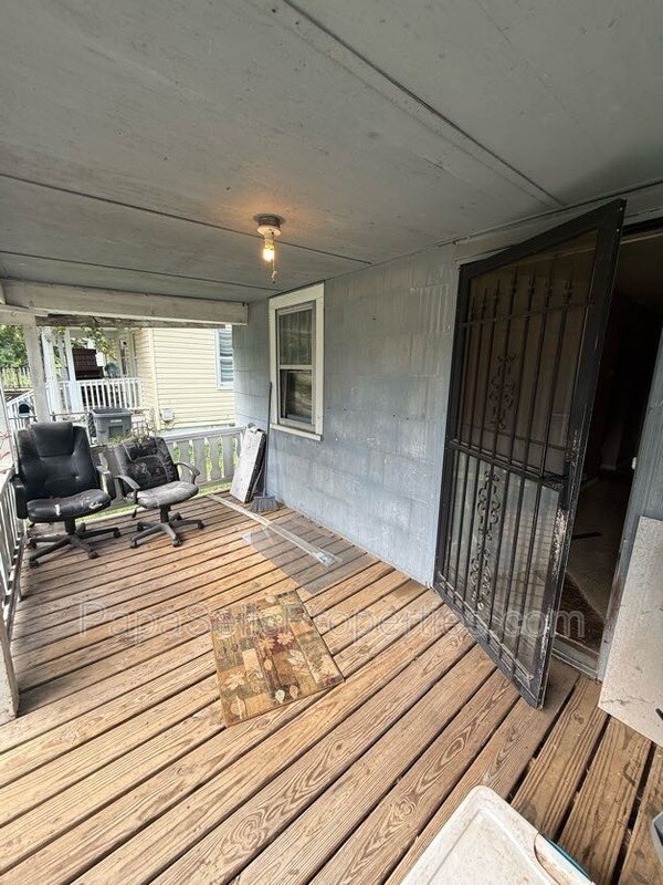 Foto del edificio - 2067 N Maple Ave