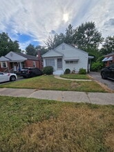 Building Photo - 9849 Green Valley Dr