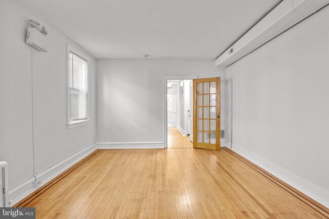 Foto del edificio - 87 E Butler Ave