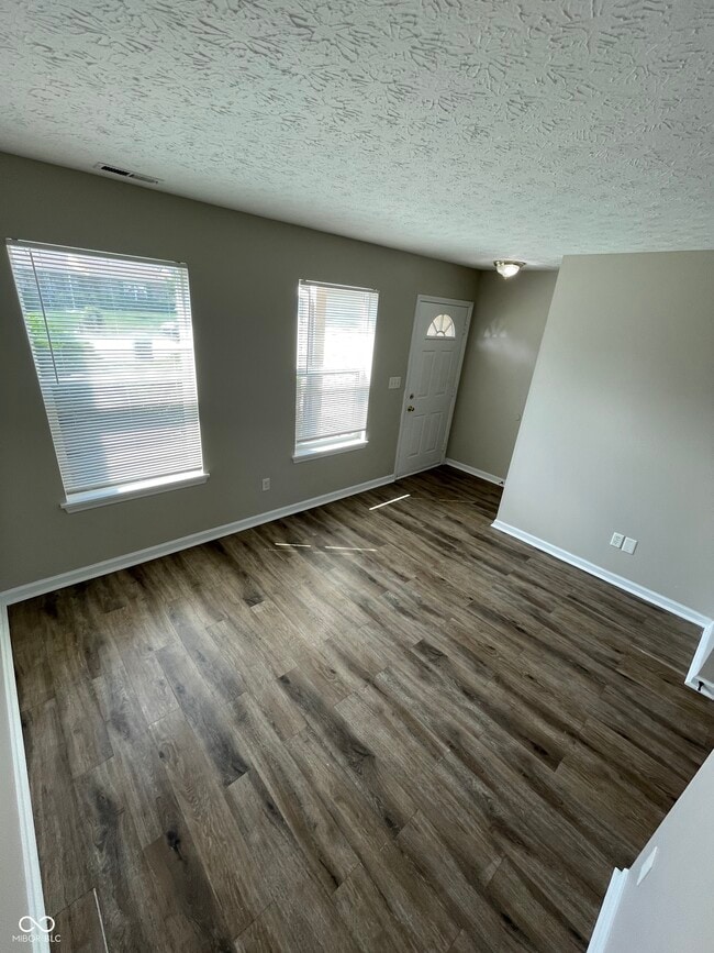Building Photo - 2265 Valley Creek E Ln