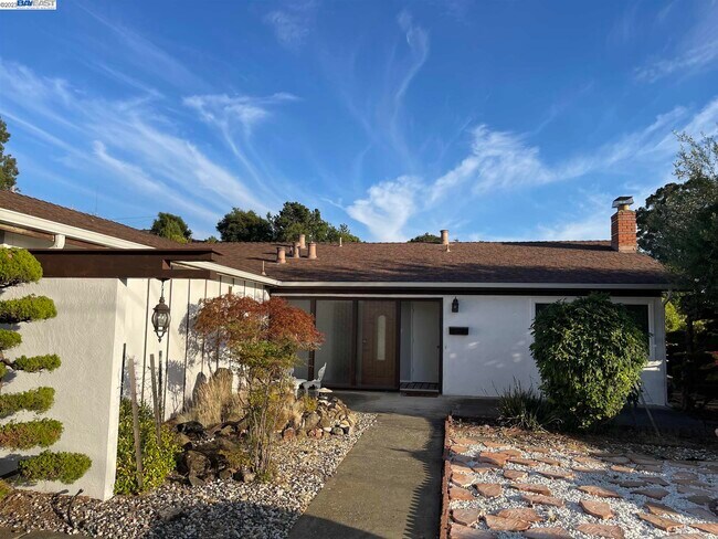 Building Photo - 3489 Bridle Dr