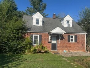 Building Photo - 414 Duncan Ave