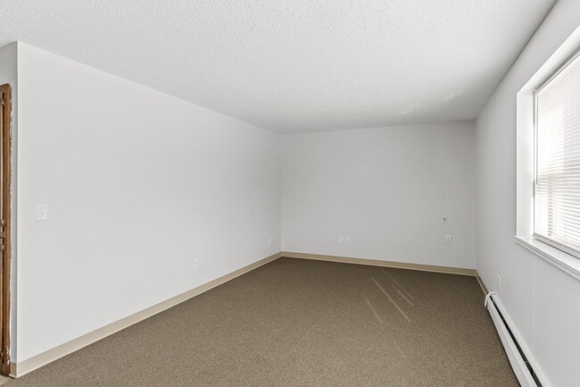 Building Photo - 3541 13th