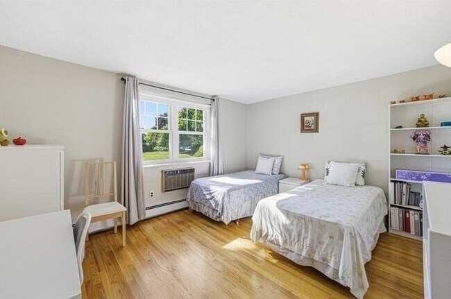 Foto del edificio - 119 Emerson Gardens Rd