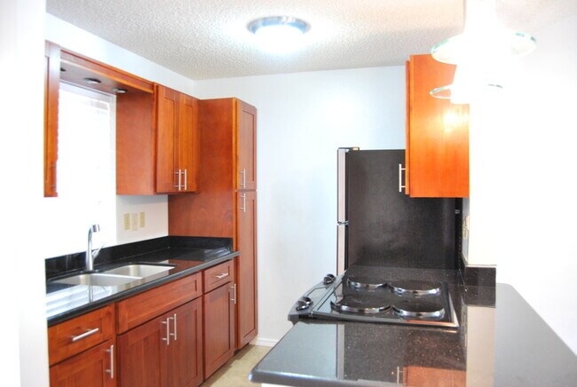 Building Photo - 95-510 Wikao St. #C304