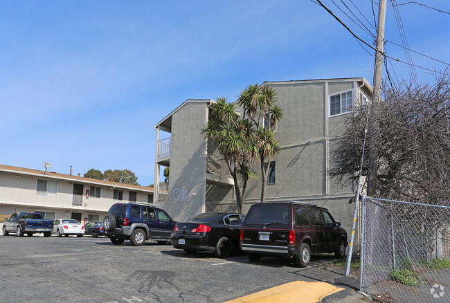 Building Photo - Indian Village Apartments