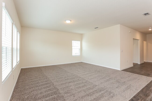 Foto del edificio - 145 Ashwood Cir