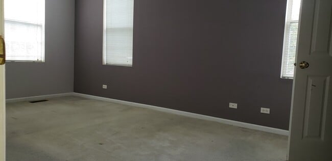 Foto del edificio - 124 E Bailey Rd