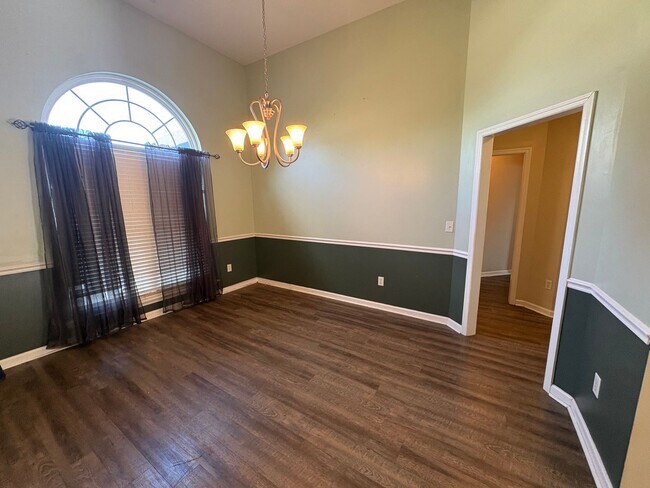 Building Photo - 338 Old Walnut Branch