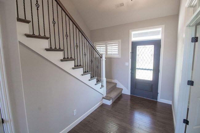 Building Photo - 7407 Pemberton Dr