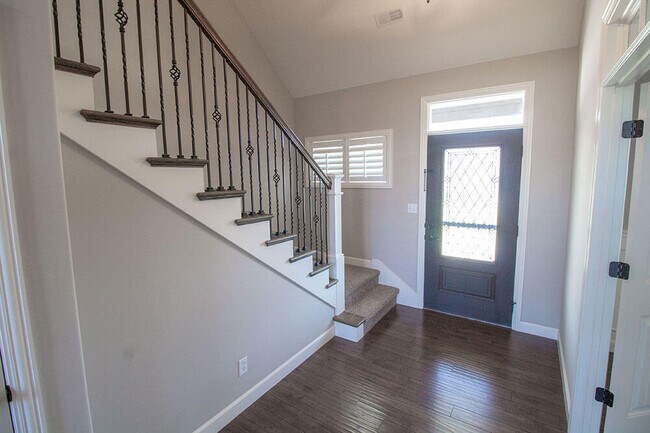 Foto del edificio - 7407 Pemberton Dr