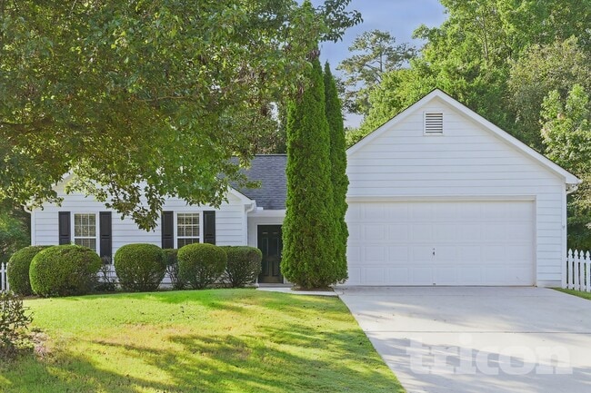 Building Photo - 923 Laurel Green Ln NE