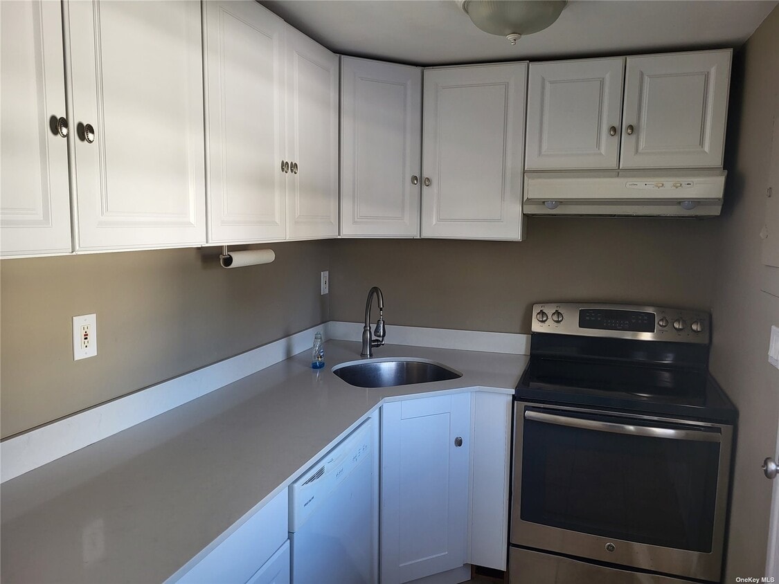 10 Byre Pl, Commack, NY 11725 House Rental in Commack, NY