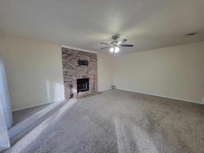 Foto del edificio - 3727 Greentree Pl