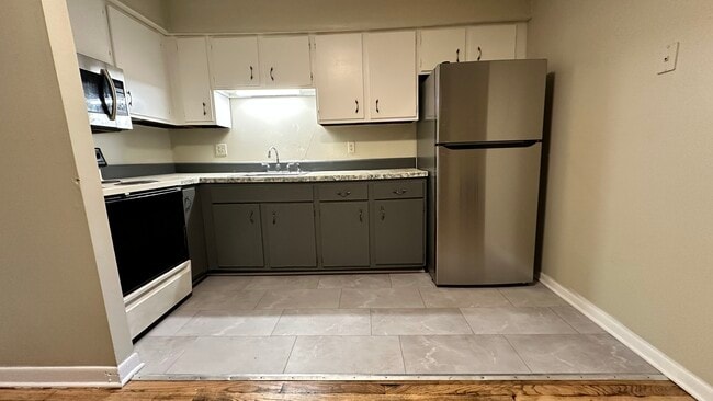 Newly renovated kitchen flooring - 581 Crown St
