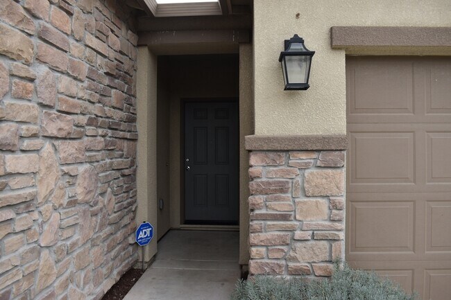 Building Photo - 662 Pegasus Dr