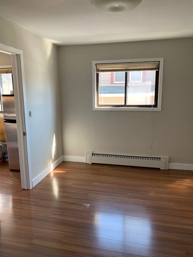 Foto del edificio - 1006 Randolph Ave