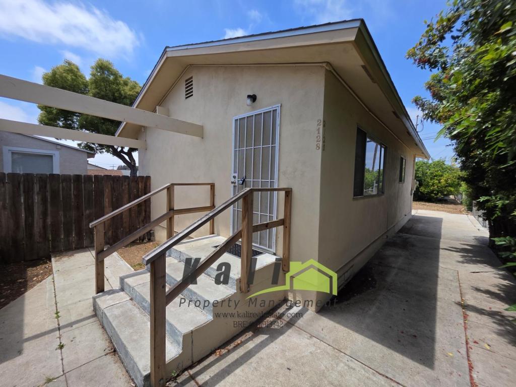 Foto principal - 2128 Flintridge Dr