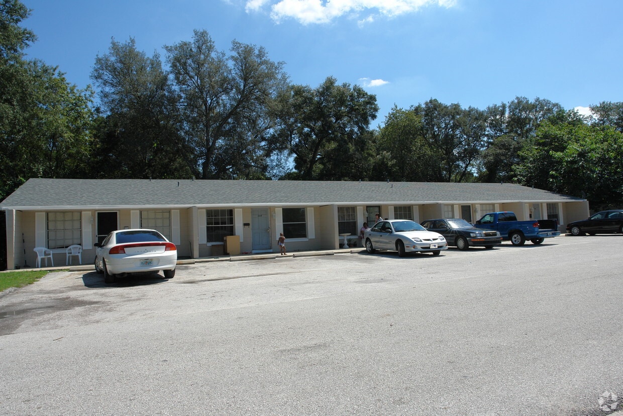 333 S Osceola St, Deland, FL 32724 Apartments in Deland, FL