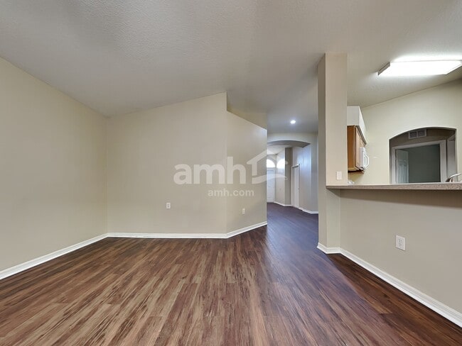 Foto del edificio - 4735 Roundview Ct