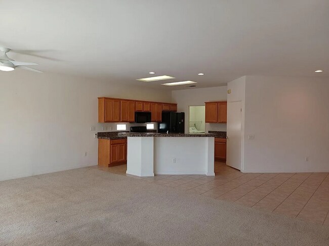 Foto del edificio - 78791 Stansbury Ct