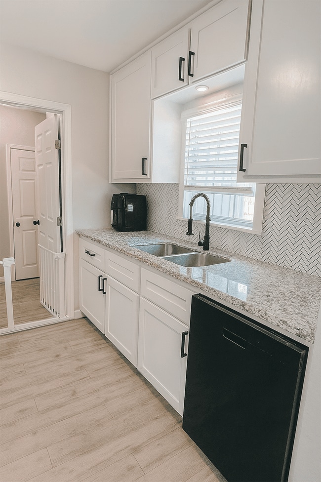 Photo - 7337 St Louis St House