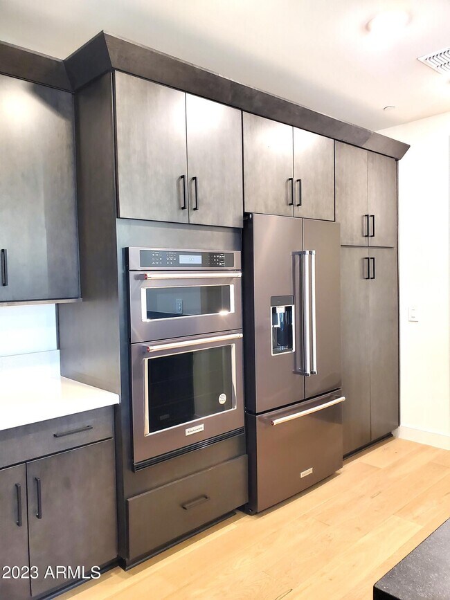 Building Photo - 11300 N Casa Dega Dr