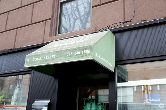 Foto del edificio - 401-403 Court St