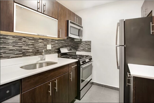 Foto del edificio - 120 E 33rd St