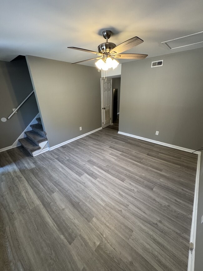 Building Photo - 113 Aqua Ct
