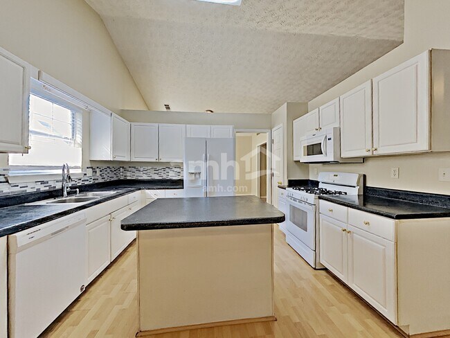 Building Photo - 1735 Westfield Ct