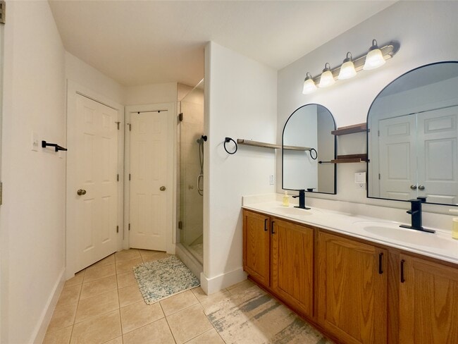 Building Photo - 1404 Laguna Cove