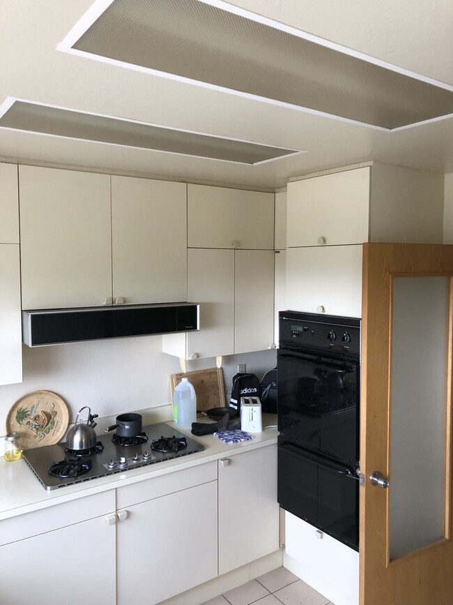 Shared Kitchen - 21237 Questhaven Rd