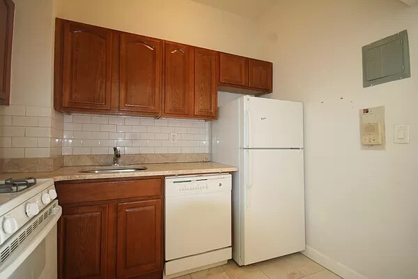 Foto del edificio - 328 8th Ave