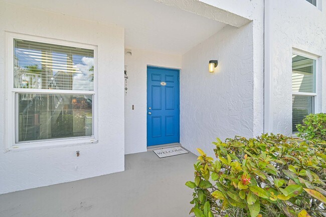 Foto del edificio - NOW AVAILABLE - Beautiful Condo in Cardinal Cove!