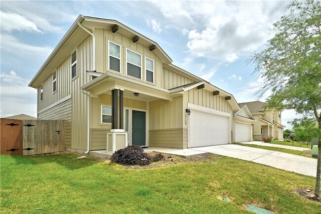 Foto del edificio - 6408 Owl Creek Ln